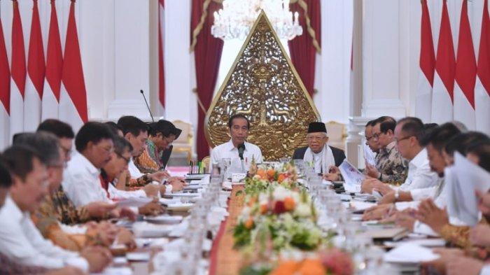 Photo of Presiden Jokowi Pimpin Rapat Perdana