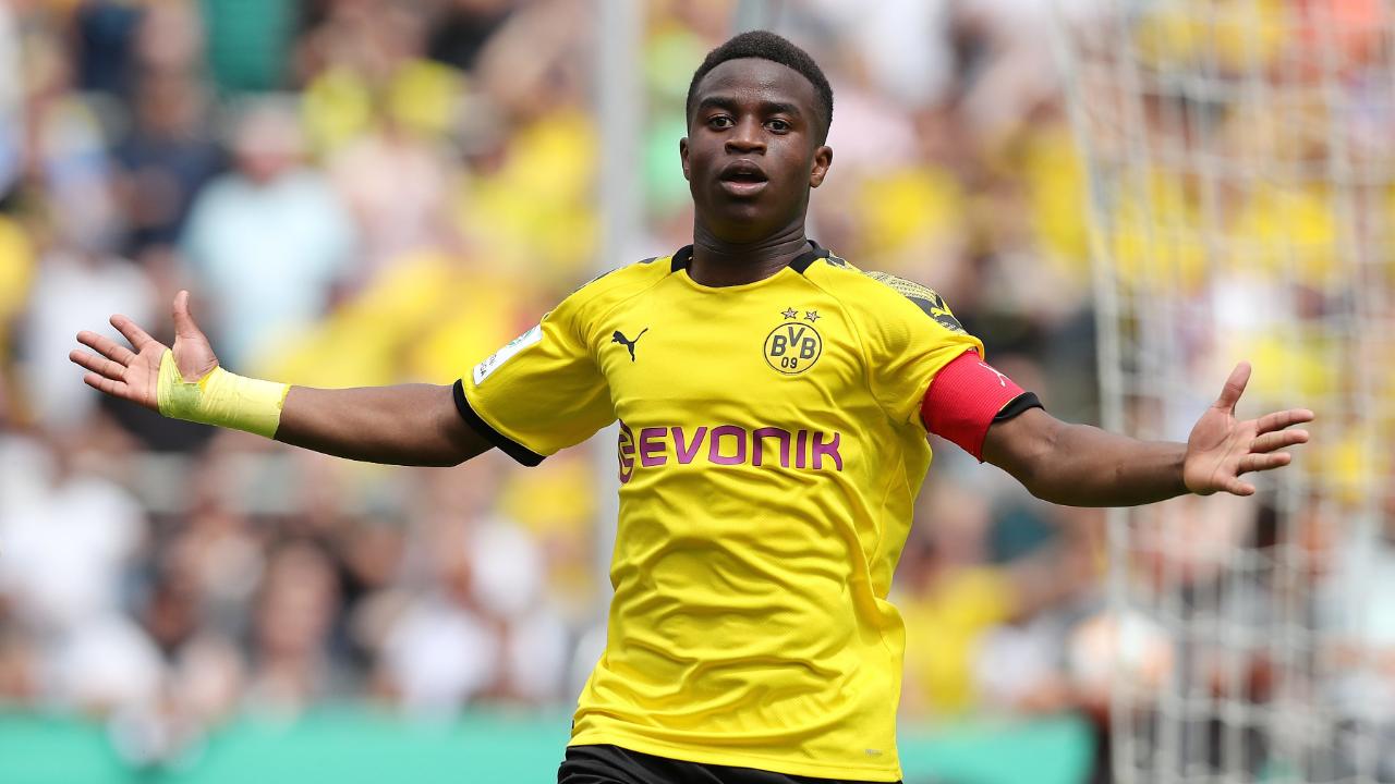 Dortmund : "Kami Tidak Ingin Menekan Dia" - Pemain Sensasional U-19 Moukoko Tidak Akan Terburu-buru Di Masukan Dalam Tim Inti